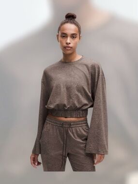 NWT Lululemon Soft Jersey Relaxed
Crewneck Pullover
Heathered Espresso